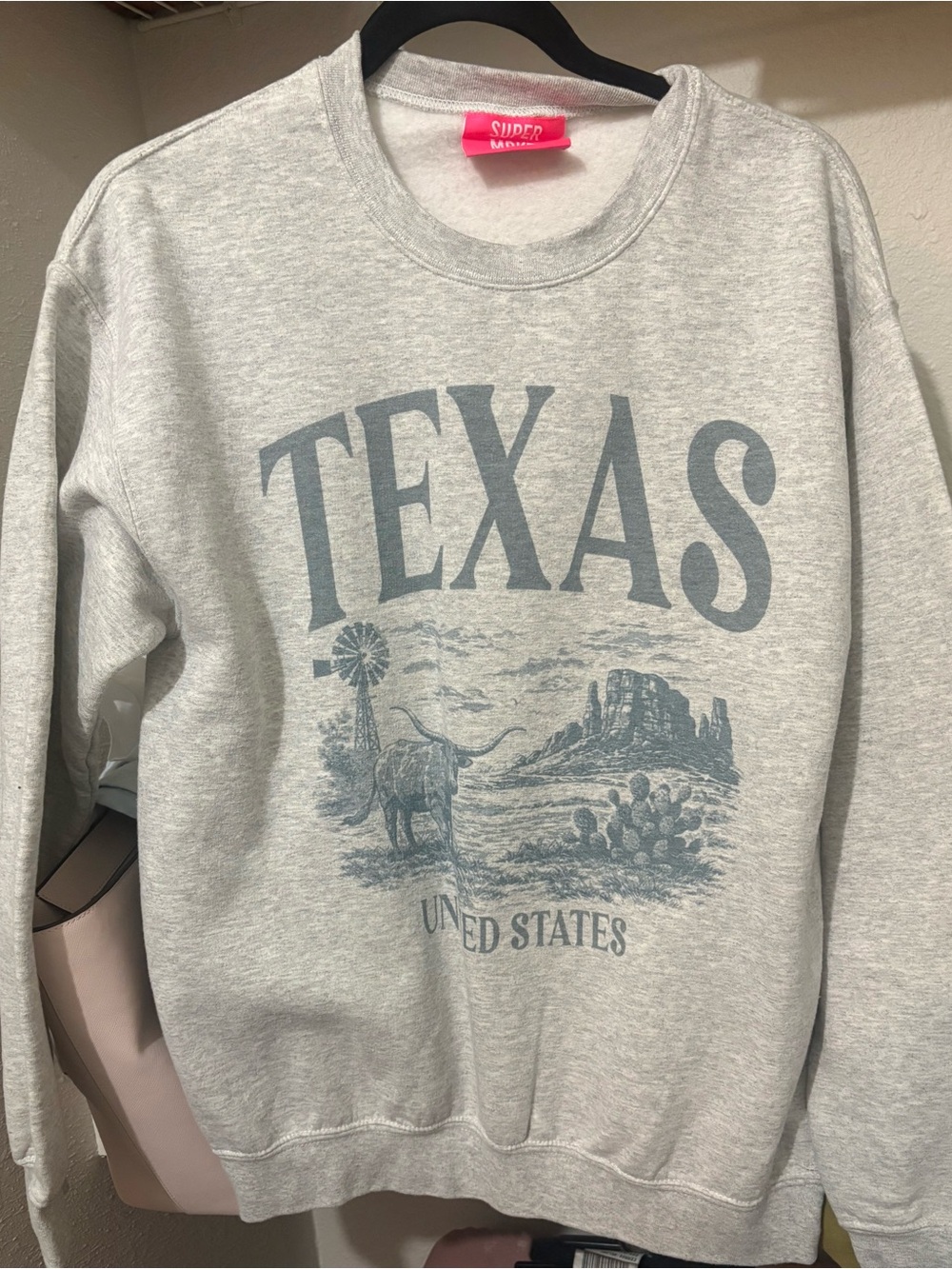Super Soft Gray "TEXAS" Graphic Sweatshirt - Unbranded